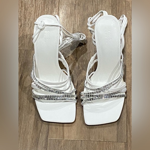 ASOS DESIGN-Wide Fit Nina Embellished Strappy Tie Leg Sandals-Size: 9-White-NEW! - Picture 4 of 16